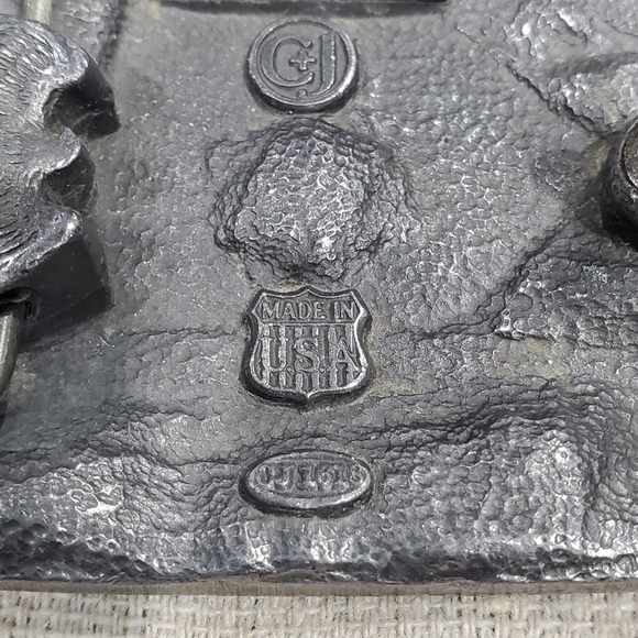 VINTAGE CARPENTER BELT BUCKLE SILVER METAL C&J INC 1994 - Picture 9 of 10